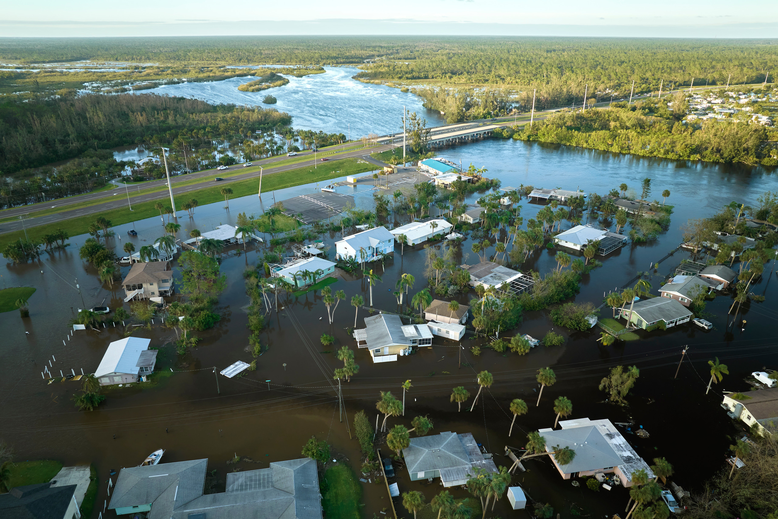 Cómo puede ayudar un abogado de huracanes de Florida con reclamos por interrupción de negocios